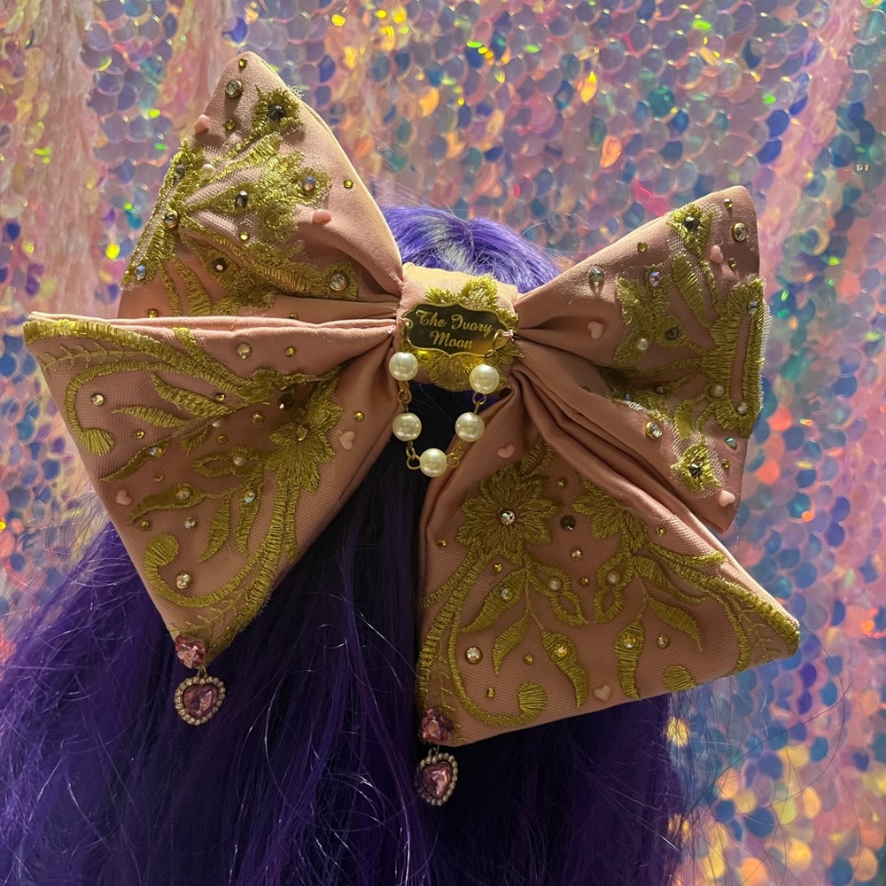 The Ivory Moon 🌔 Sugar plum fairy Bow